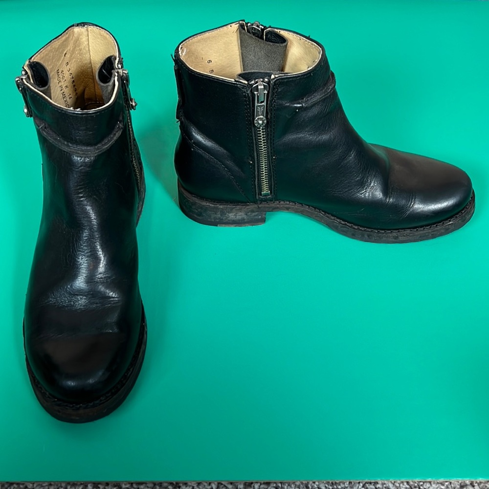 FRYE Black Leather Moto Hammered Soles Ankle Boots 6